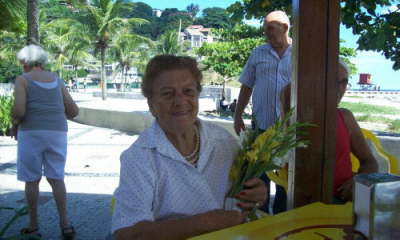 DORA COM FLORES A TARDE  PARA IEMANJ 29122009