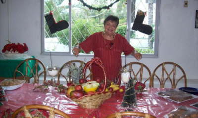 HILDA ABRINDO O SALO DA CEIA NATALINA 24122009